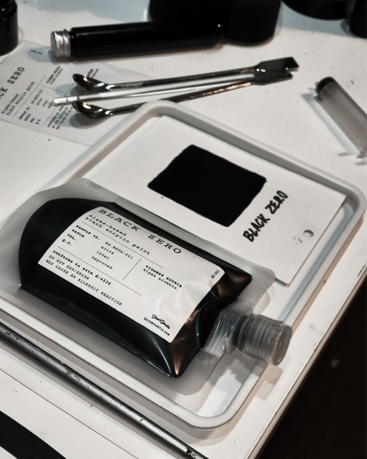 BLACK ZERO (beta) - algae paint that removes co₂ Stuart Semple