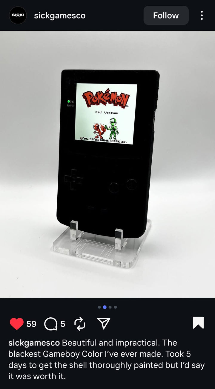 Game Boy Color shell by @sickgamesco painted in Black 4.0