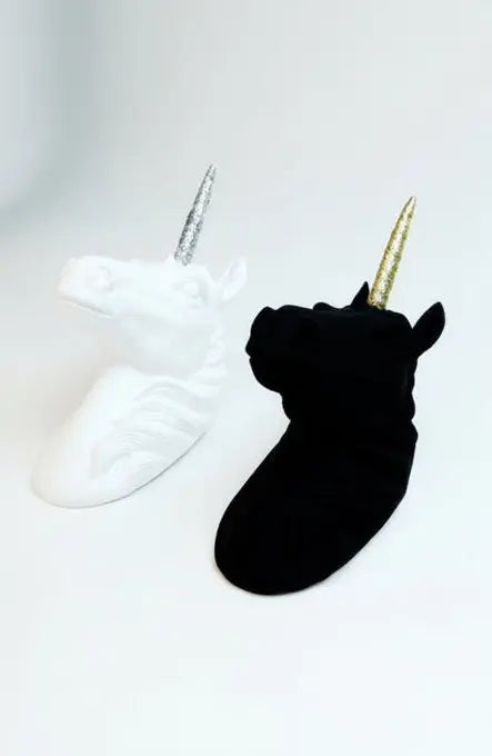 The world's blackest black acrylic paint - NOW AT VERSION 4 Stuart Semple